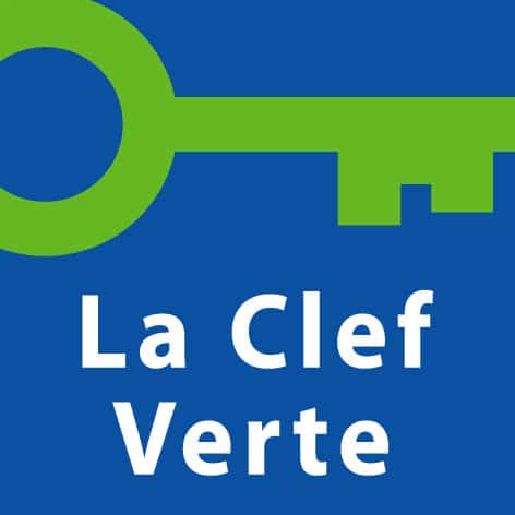 Logo de La Clef Verte, clé verte sur fond bleu.