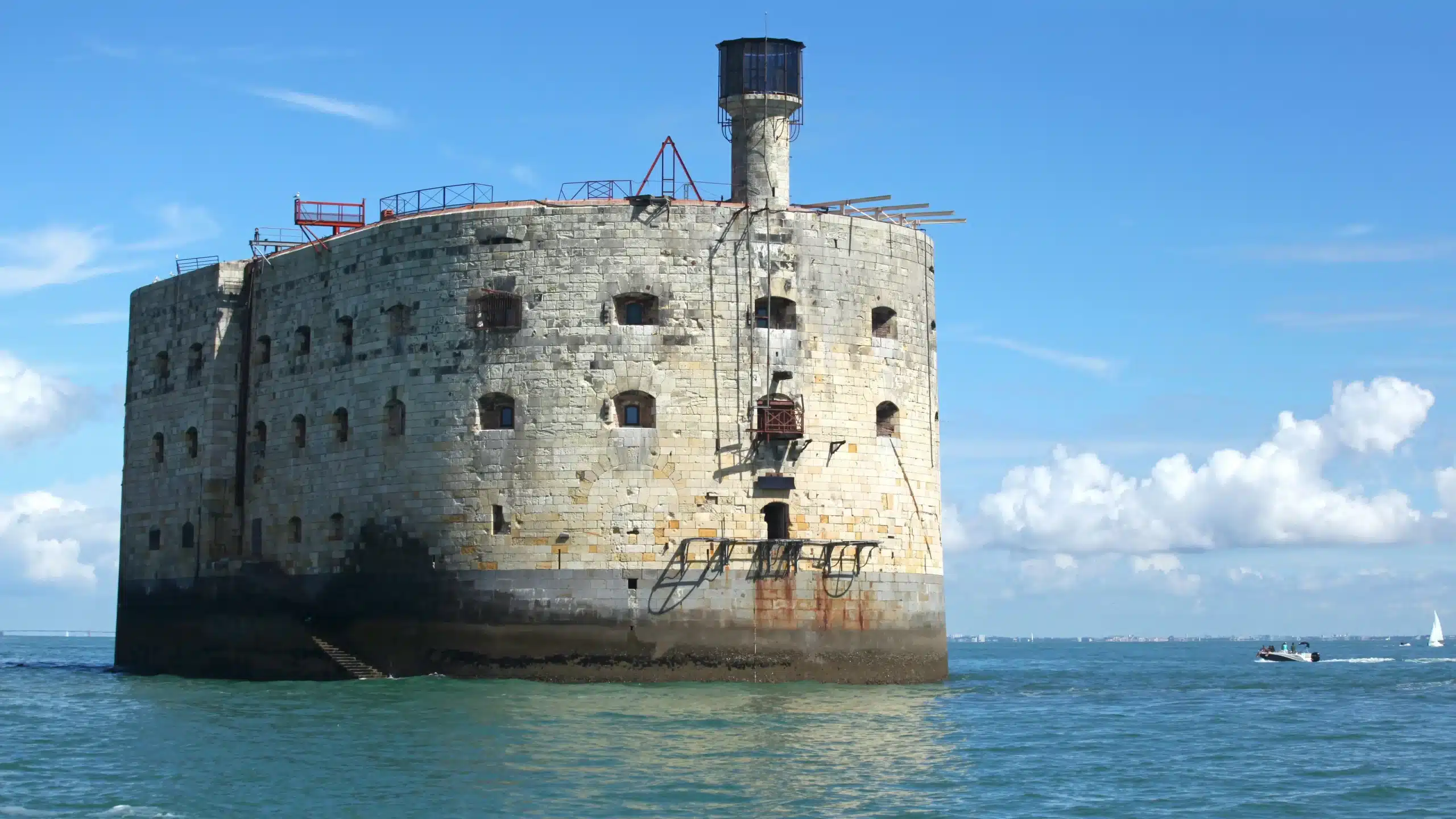 Fort Boyard sur l'océan Atlantique