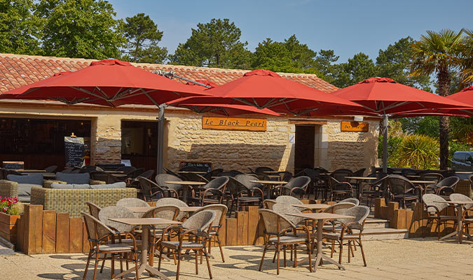 Devanture du restaurant le Black Pearl au camping